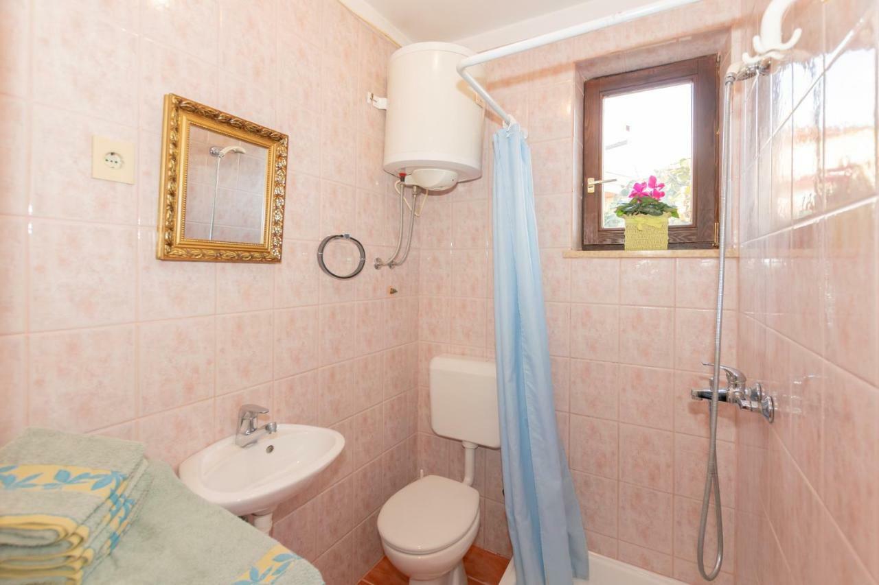 Apartments Mirjana Pula Zewnętrze zdjęcie