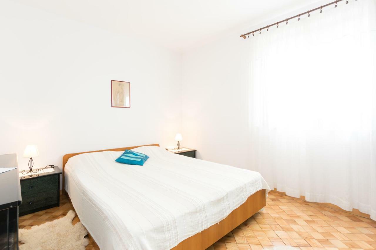 Apartments Mirjana Pula Zewnętrze zdjęcie