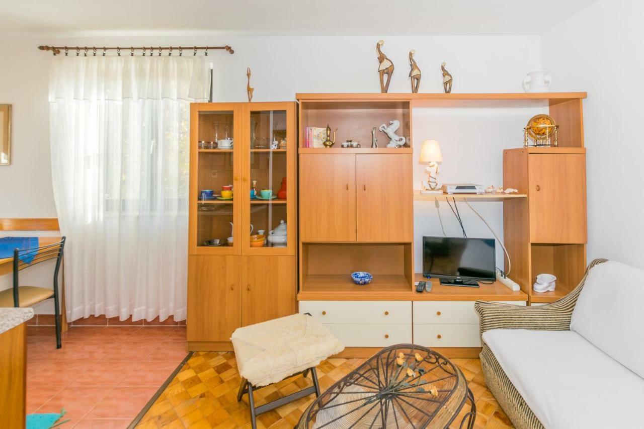 Apartments Mirjana Pula Zewnętrze zdjęcie