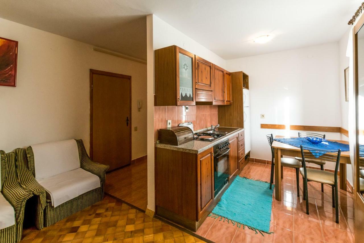 Apartments Mirjana Pula Zewnętrze zdjęcie