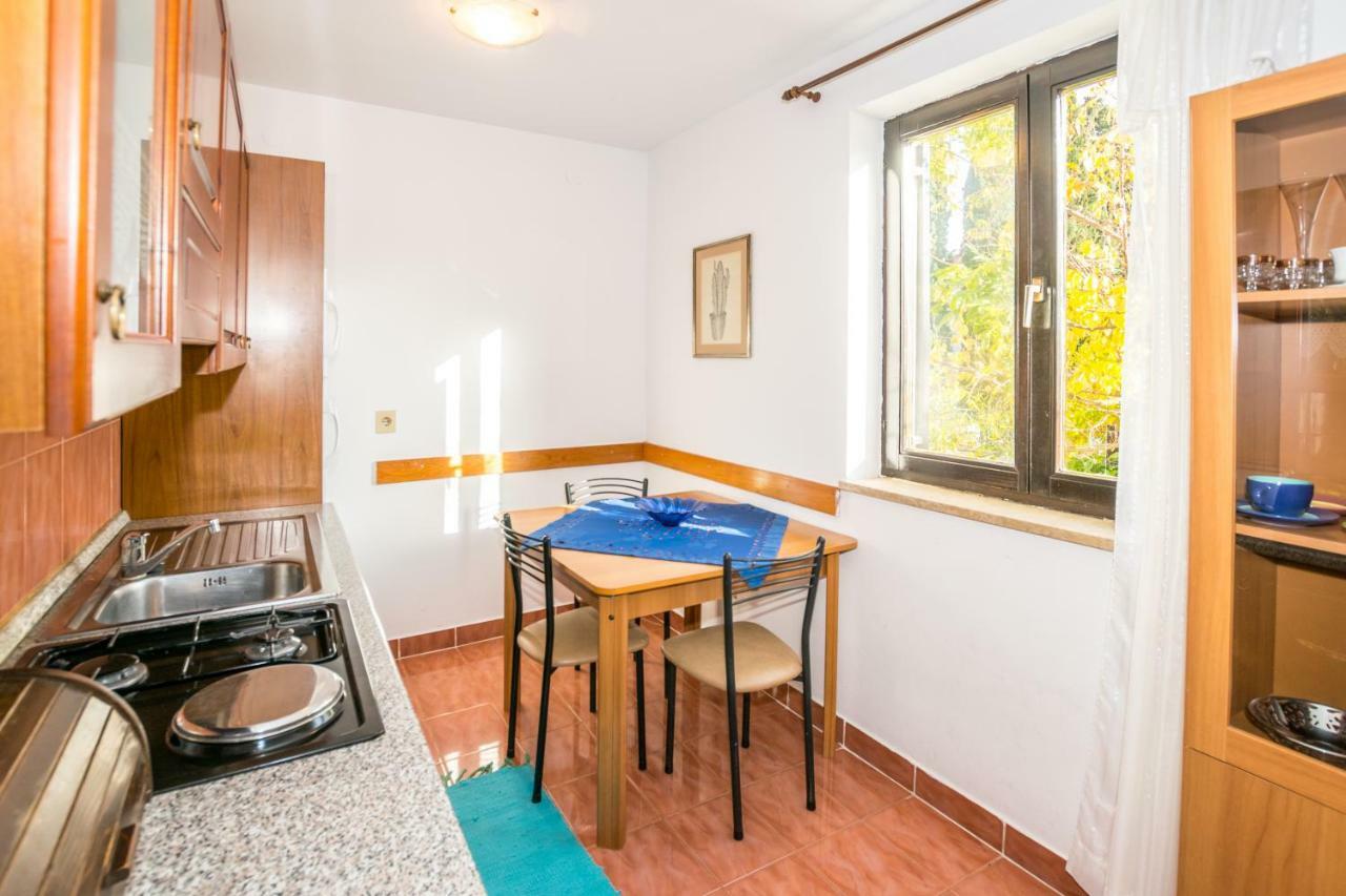 Apartments Mirjana Pula Zewnętrze zdjęcie